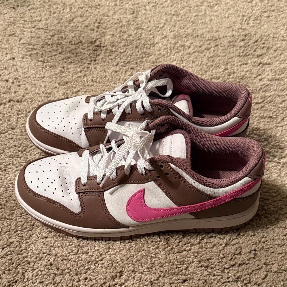 Women’s Nike Dunks (brown/pink)
